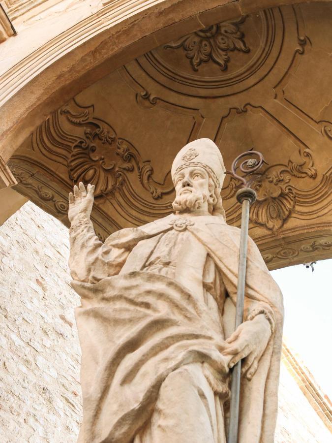 Casa Armanni - La Tua Casa Di Pietra Daire Gubbio Dış mekan fotoğraf