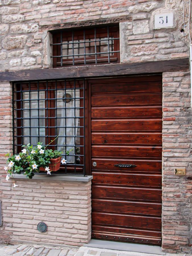 Casa Armanni - La Tua Casa Di Pietra Daire Gubbio Dış mekan fotoğraf